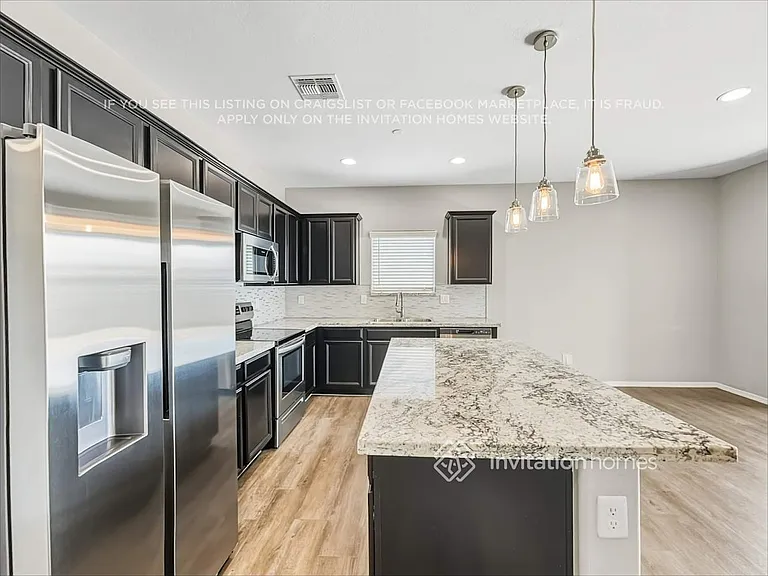 21167 W Cypress St — Photo 9