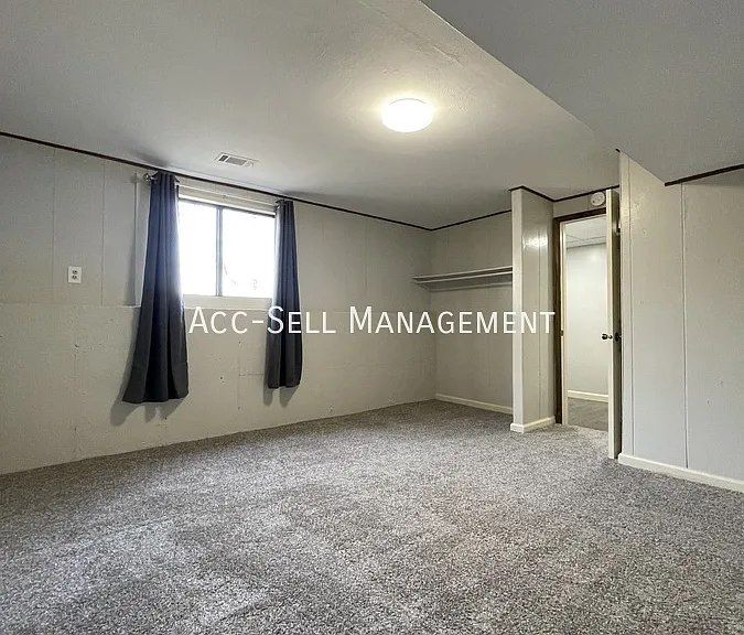 5233 Rich St — Photo 11