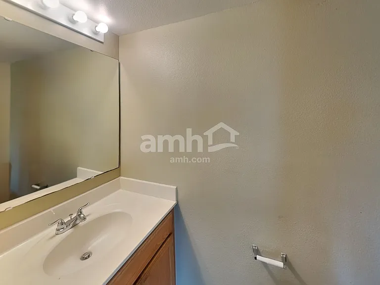 244 Verzon Ct — Photo 11