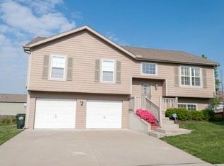 1906 N 161st Ter, Basehor, KS 66007