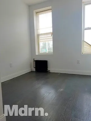 Rented by Mdrn Residential | media 15