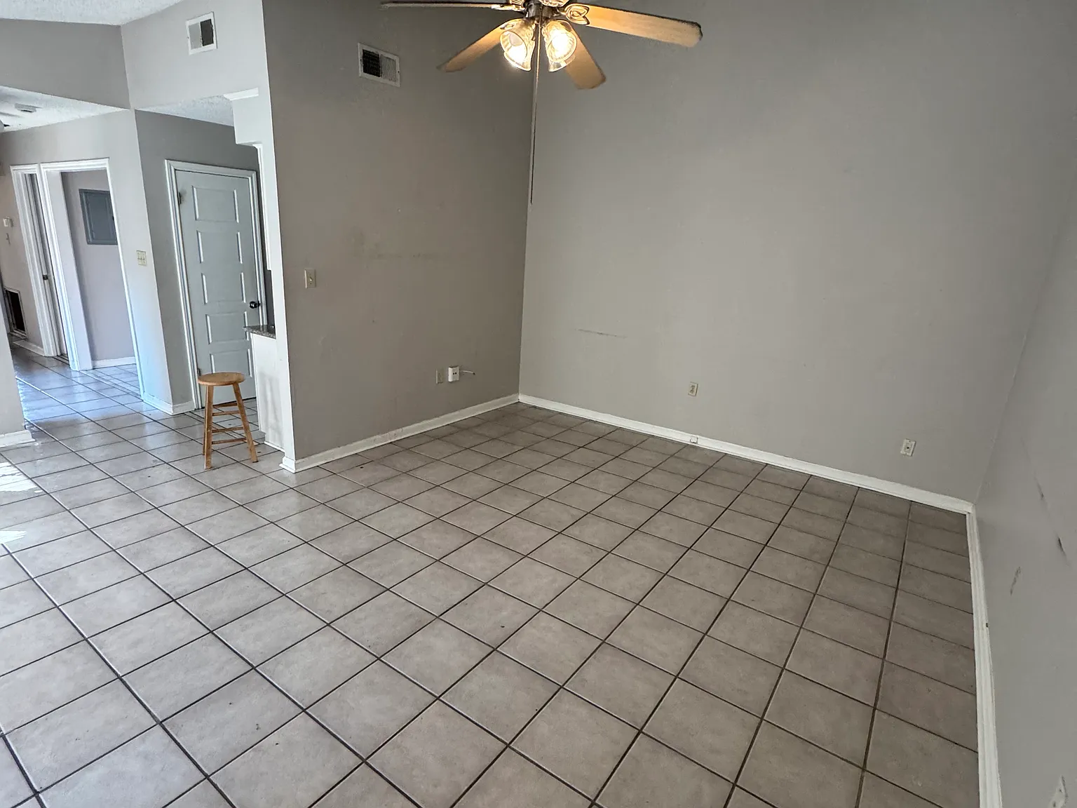 3 bed, 1175 sqft, $1,250 — Photo 2
