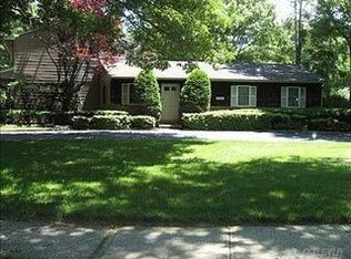 148 Clay Pitts Rd, Greenlawn, NY 11740