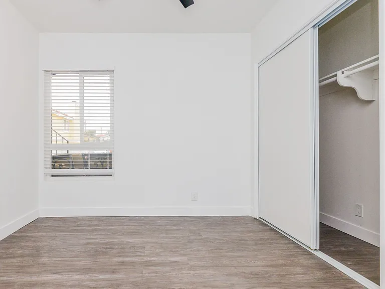 Pullman Lane Residences — Photo 35