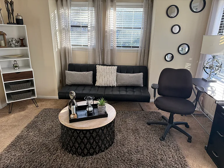 2nd bedroom