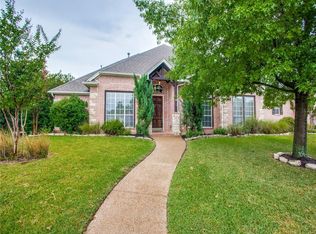 8204 Thornbush Dr, North Richland Hills, TX 76182