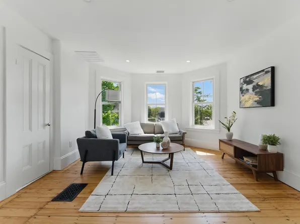 80 Shirley St, Winthrop, MA 02152