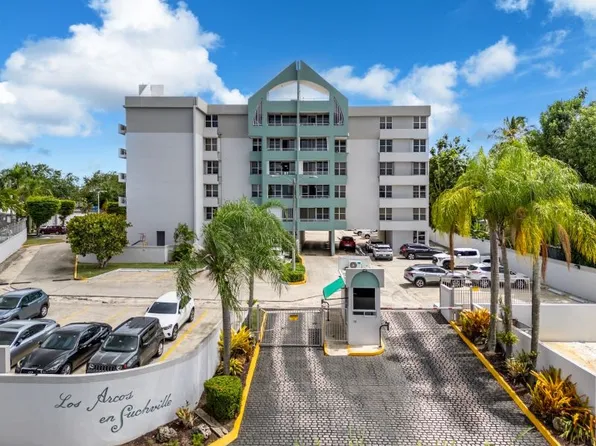 Cond Los Arcos En Suchville APT 410, Guaynabo, PR 00966