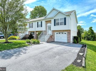 1955 Aldon Dr, Dover, PA 17315