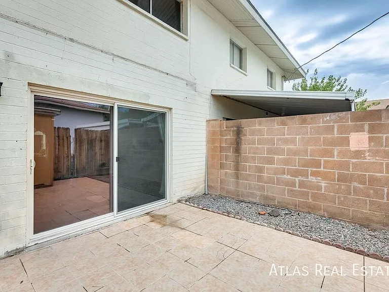 1649 W Hazelwood St — Photo 9