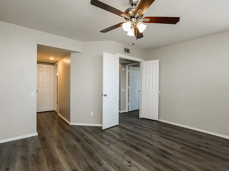 7026 S 41st Pl — Photo 11