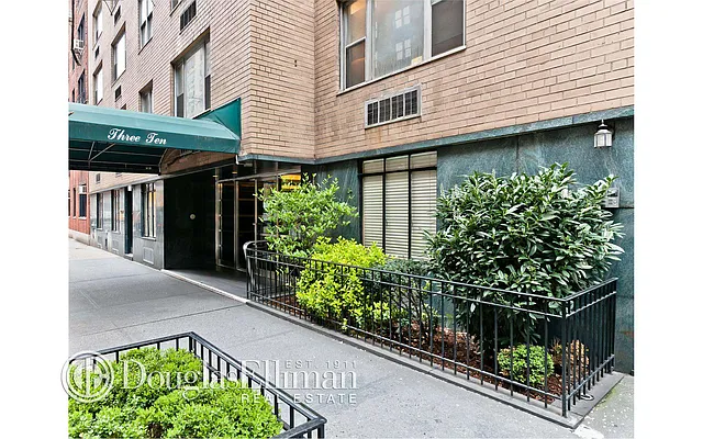 Sold by Douglas Elliman | media 18