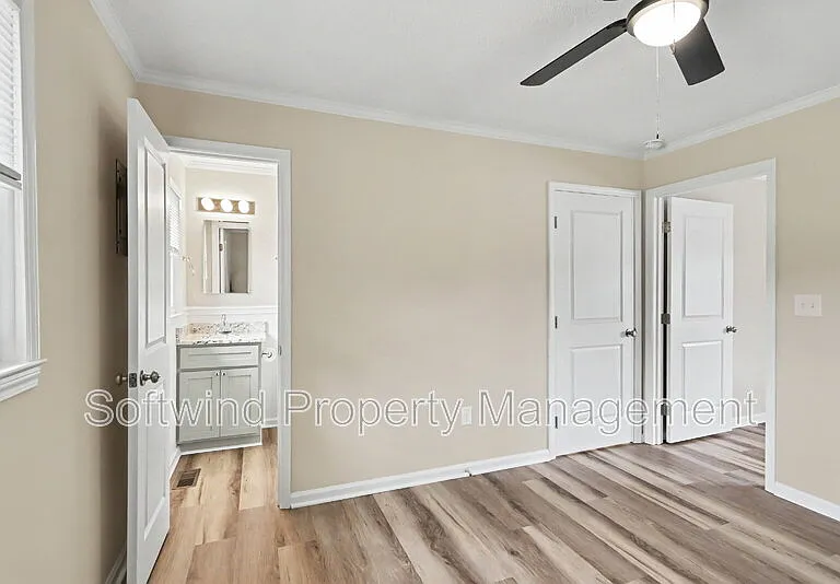 1050 Pinecrest Dr — Photo 12