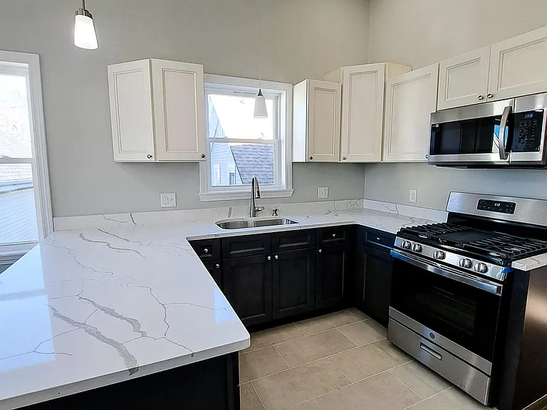 33 Grand St #2 — Photo 4