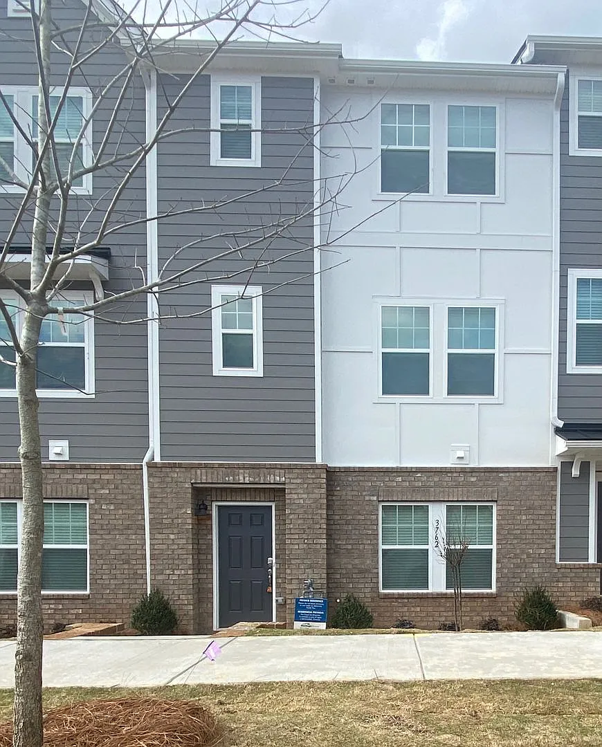 Room in 4 Bedroom Home at Memorial Pkwy — Photo 1