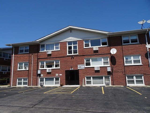 2nd image of 10113 Hartford Ct APT 1D