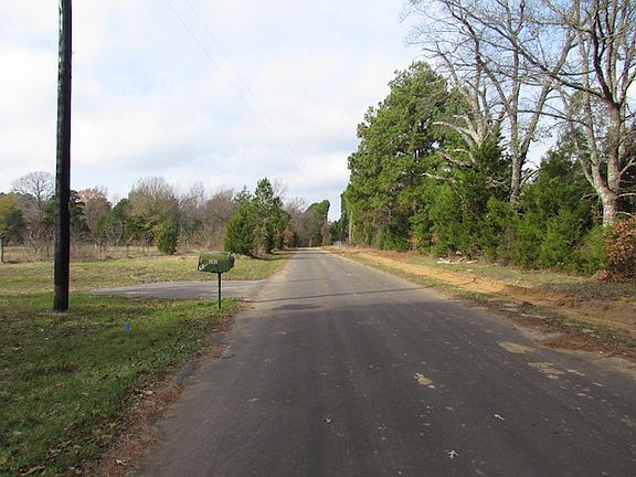 2nd image of 472 County Road 3900