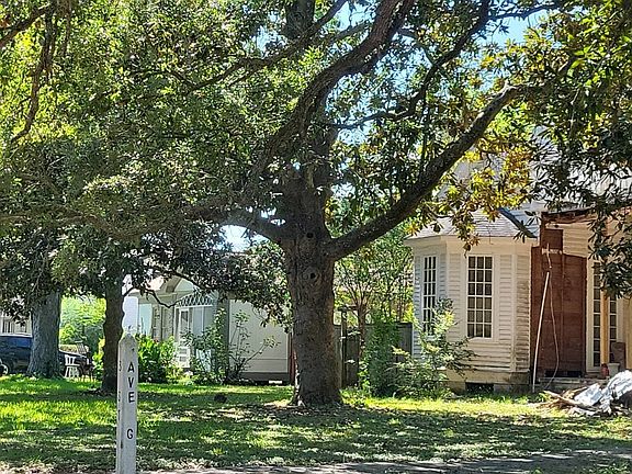 3rd image of 2416 Avenue G