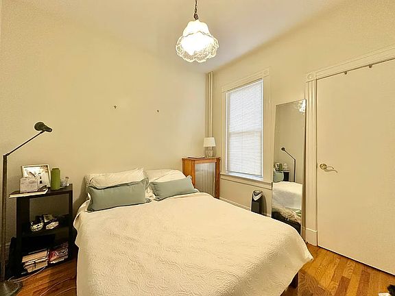 3rd image of 3157 37th St #1