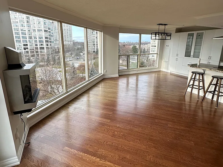 2261 Lake Shore Blvd W #519 — Photo 10
