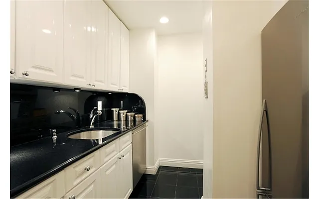 Sold by Douglas Elliman | media 24