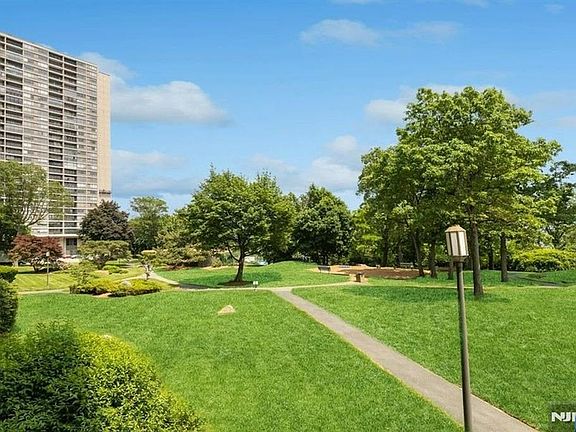 5th image of 2 Horizon Rd APT G1