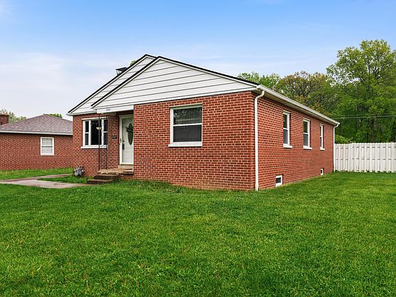 4th image of 390 Topsfield Rd