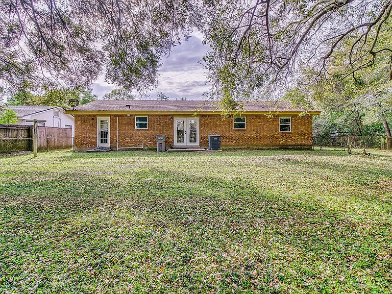 2172 Atwood Dr — Photo 25