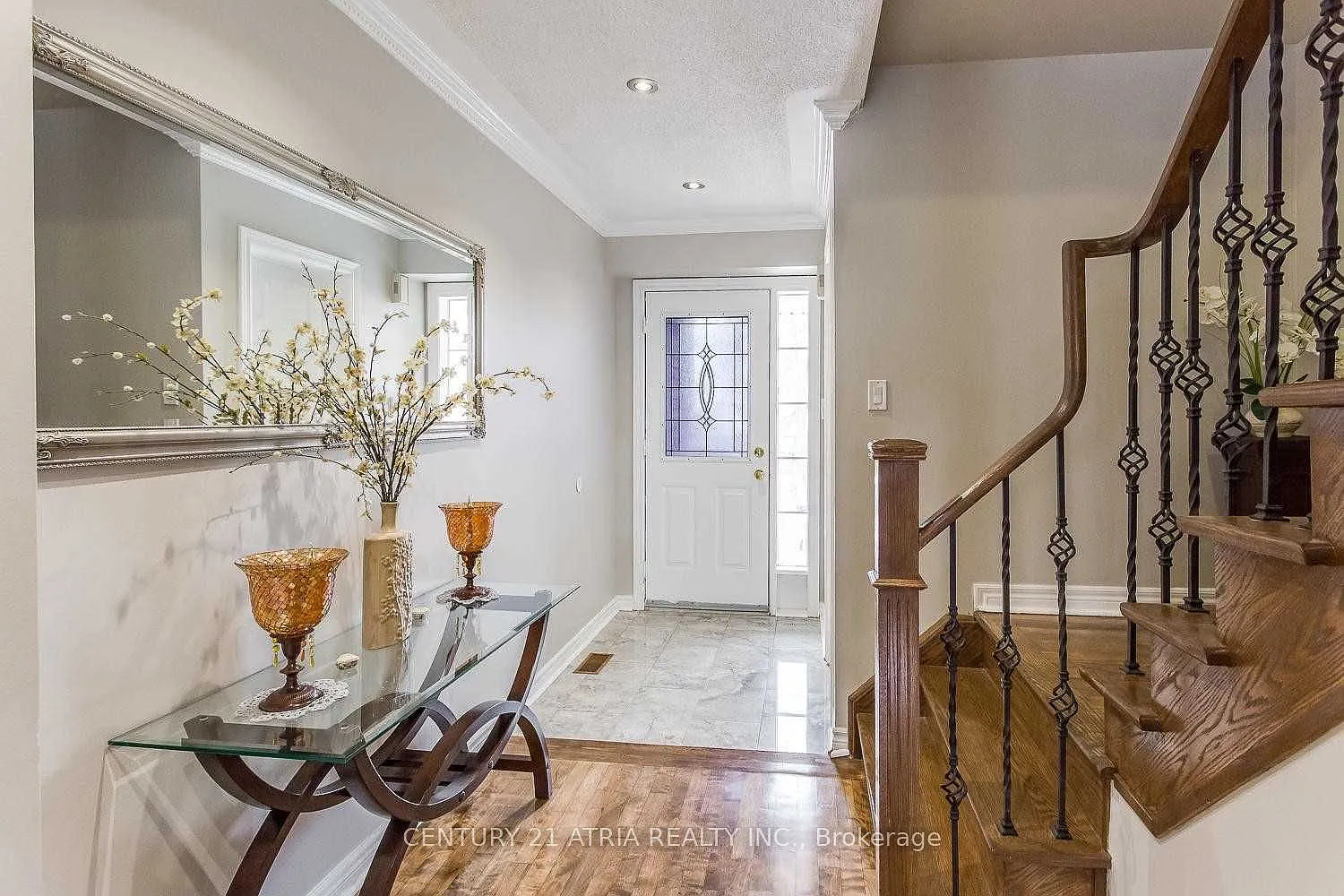 3 bed, $2,700 — Photo 2