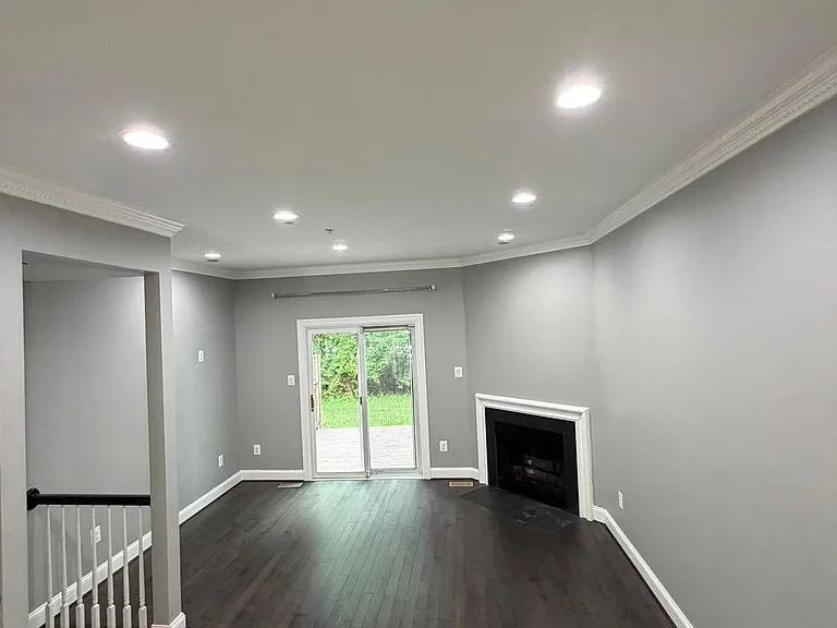 3423 Lindenwood Dr — Photo 4