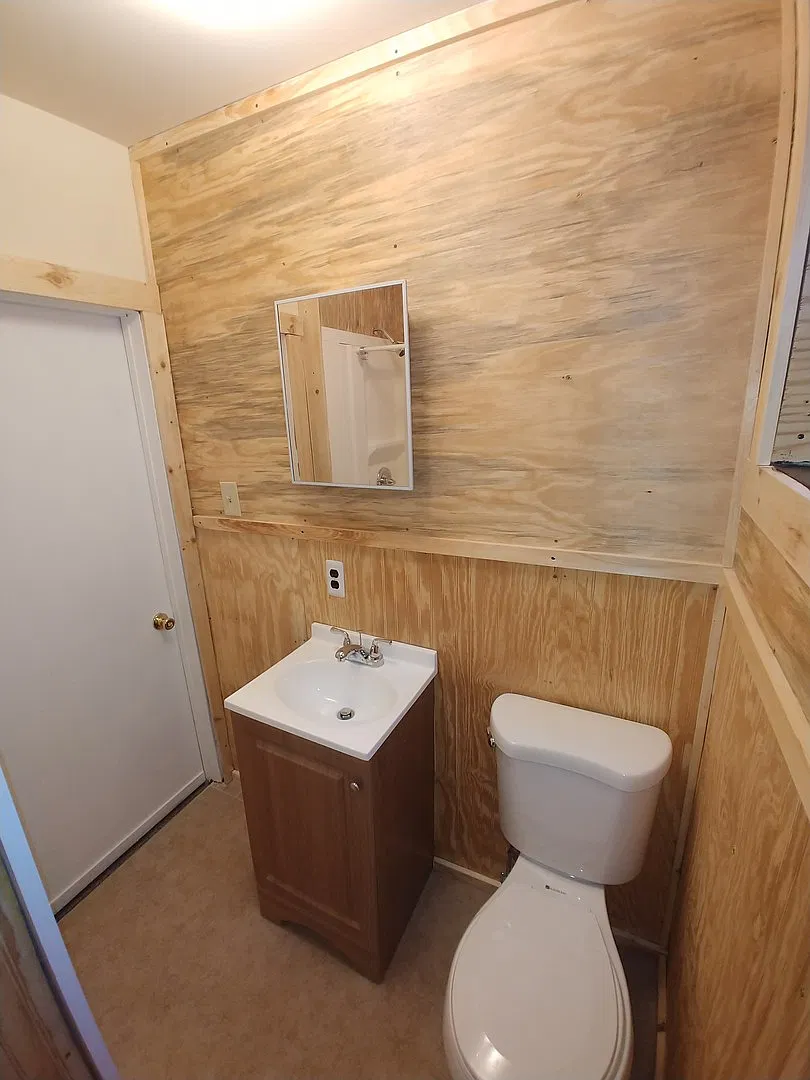 Point breeze second floor one bedroom plus — Photo 3