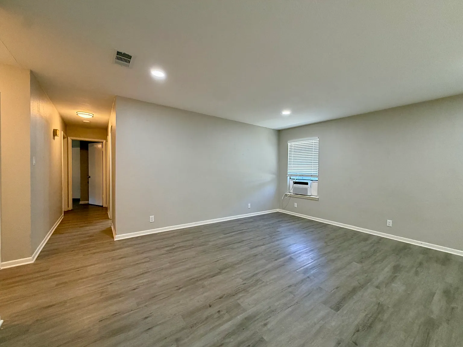 3 bed, 1113 sqft, $1,800 — Photo 4