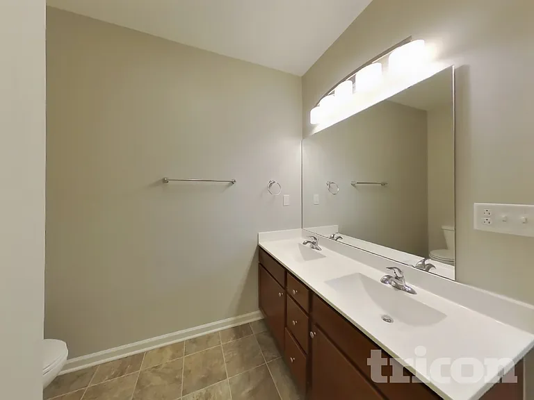 305 Gale Ct — Photo 8