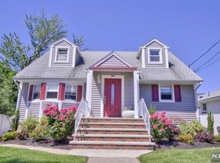 289 4th St, Saddle Brook, NJ 07663