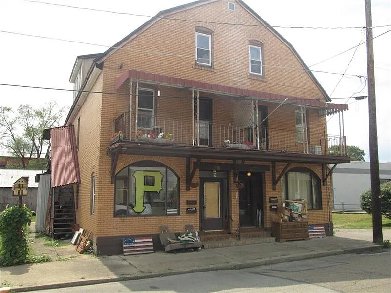 115 Queen St photo 1