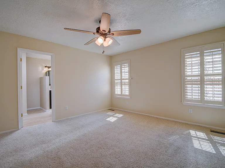 9812 Amigante Dr NE — Photo 12