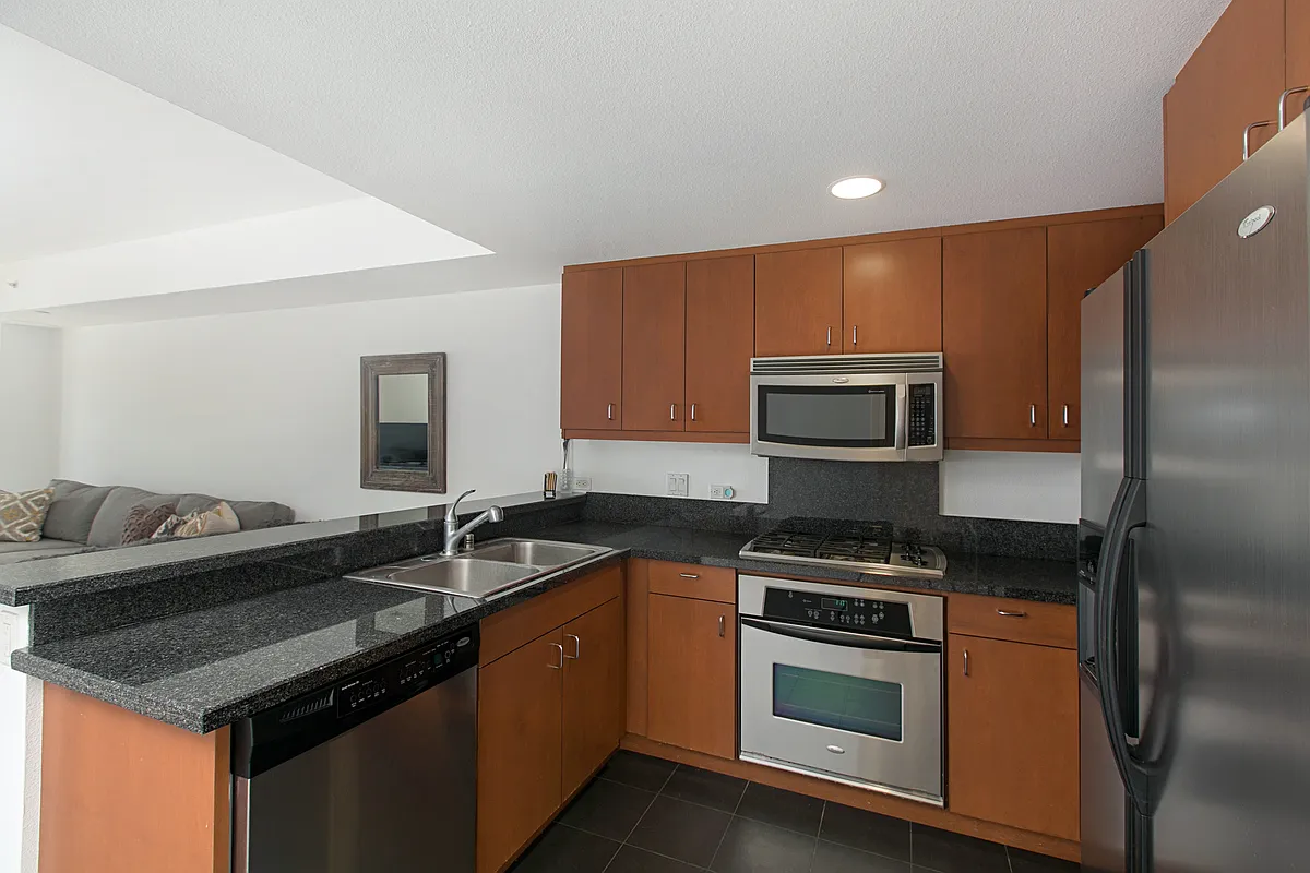 1 bed, 765 sqft, $2,595 — Photo 4