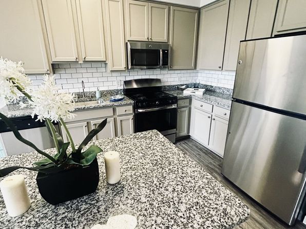 9004 Prince William St APT 323