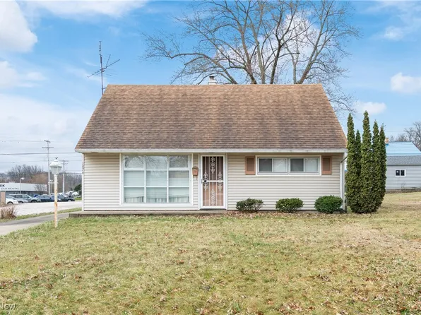 1076 Hartshorn St, Alliance, OH 44601