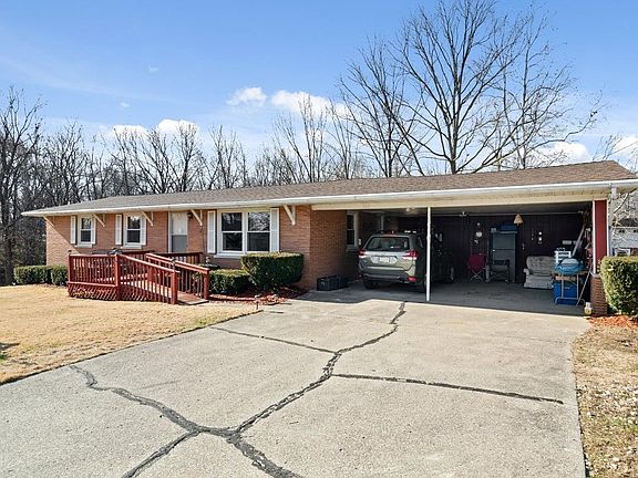 2nd image of 312 Ivy Ln