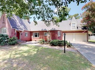 305 N Breazeale Ave, Mount Olive, NC 28365