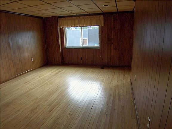 4th image of 779 Highland Ave