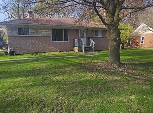 23100 Mapleridge Dr, Southfield, MI 48075