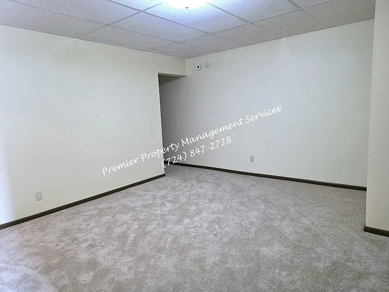 220 5th St — Photo 3