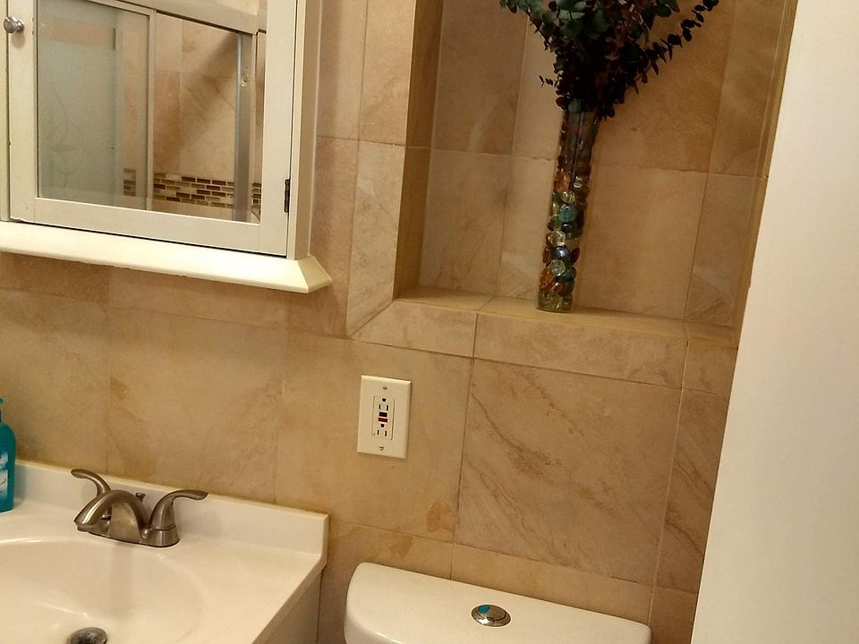2nd image of 1826 Parkview Ave #1
