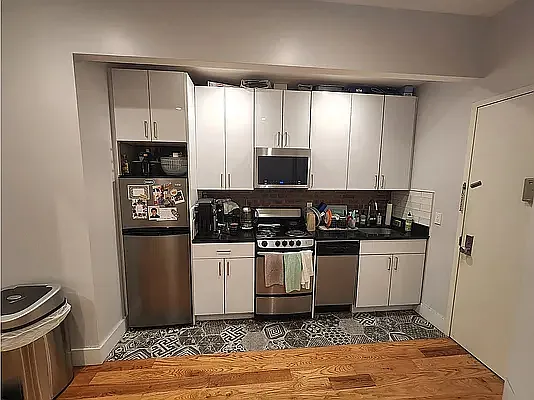 Rented by ONE Manhattan Real Estate | media 13