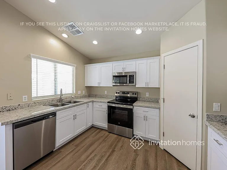 12002 W Aster Dr — Photo 7