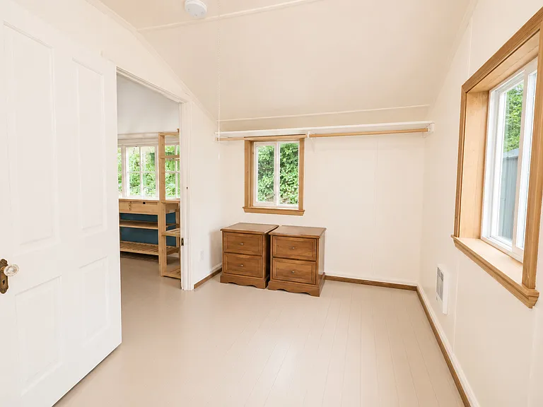 26403 Park Ave — Photo 11