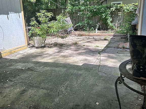 5th image of 3255 N Linden St