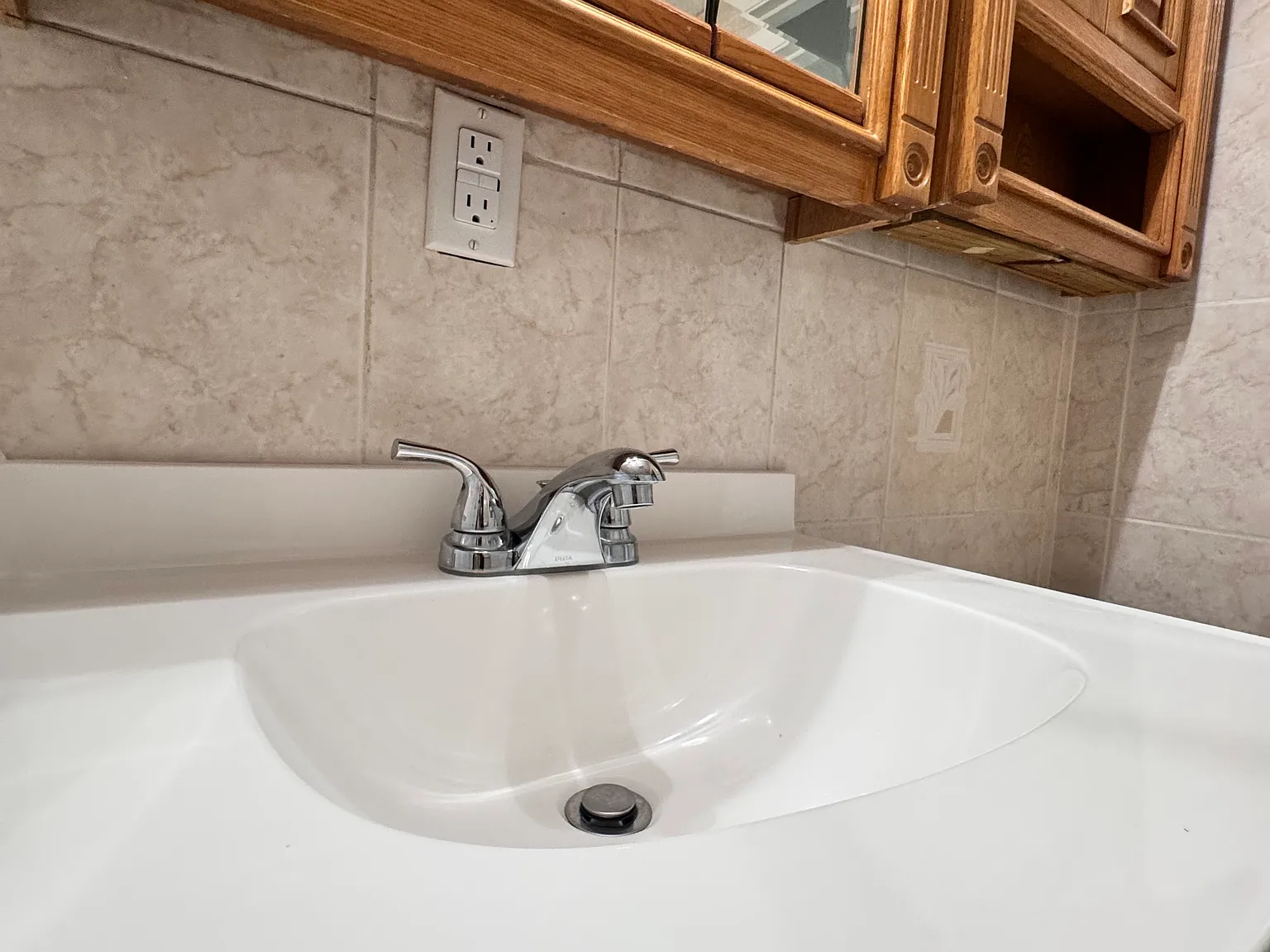 3 bed, 1100 sqft, $2,000 — Photo 3